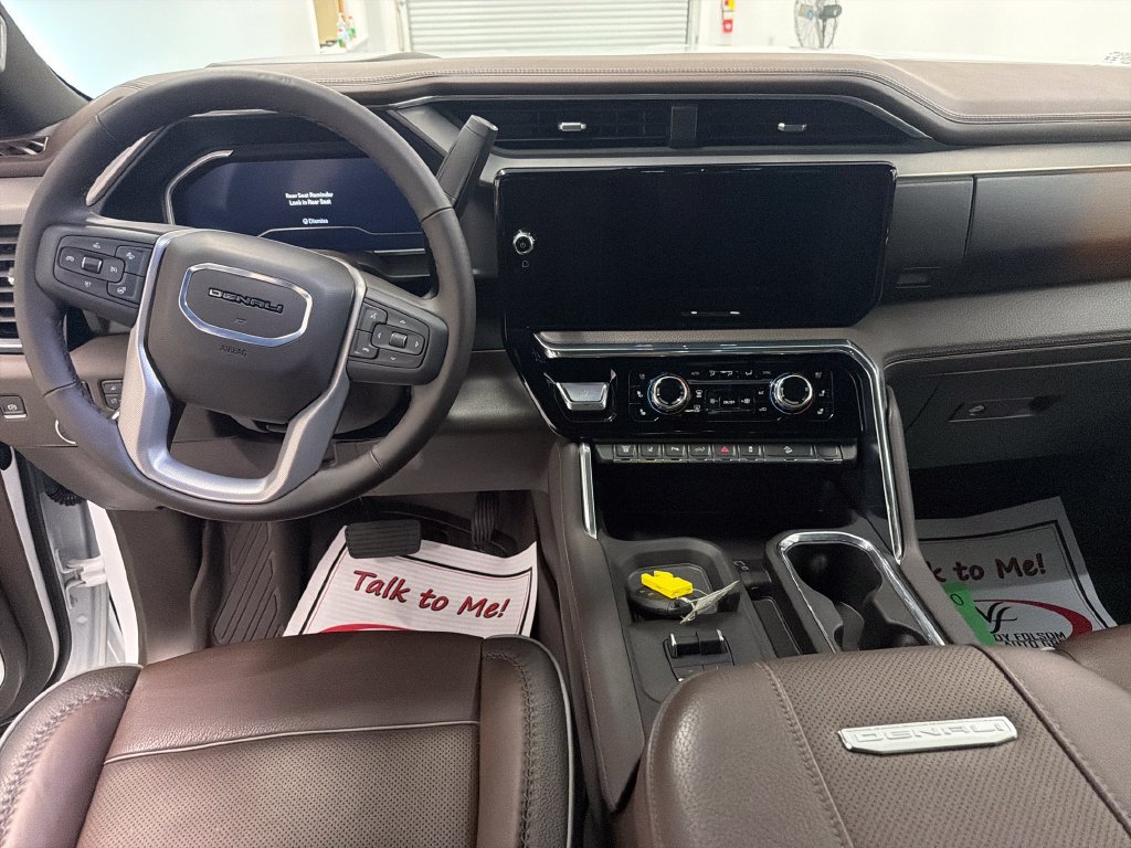 Used 2025 GMC Sierra 2500 Denali w/ Denali Reserve Package AWD/4WD image 17