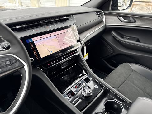New 2026 Jeep Grand Cherokee Altitude AWD/4WD image 24