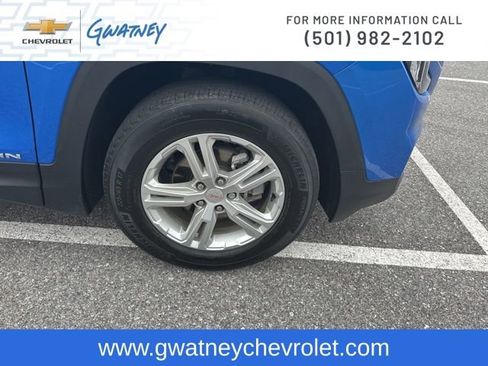 Used 2024 GMC Terrain SLE image 12