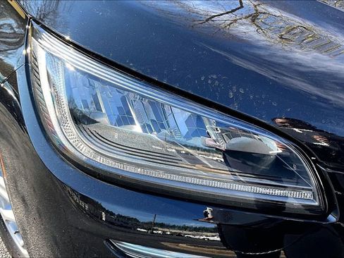 Used 2025 Lincoln Corsair Premiere image 29