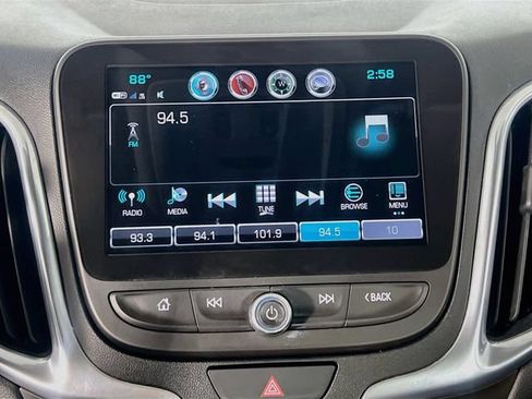 Used 2018 Chevrolet Equinox LT FWD image 21