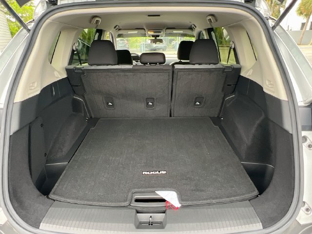 Certified 2023 Nissan Rogue SV FWD image 19