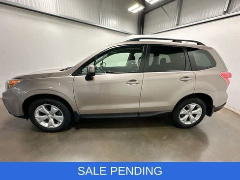 Used 2015 Subaru Forester 2.5i Premium AWD/4WD image 2