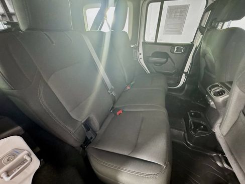 Used 2022 Jeep Wrangler Unlimited Sport AWD/4WD image 26