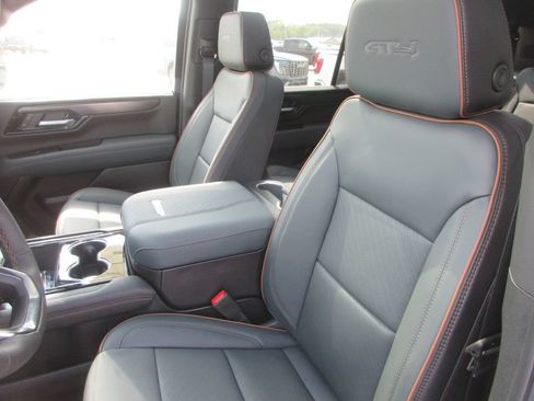 New 2026 GMC Yukon AT4 w/ AT4 Premium Package AWD/4WD image 11