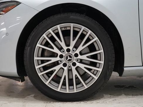 Used 2025 Mercedes-Benz CLA 250 image 9