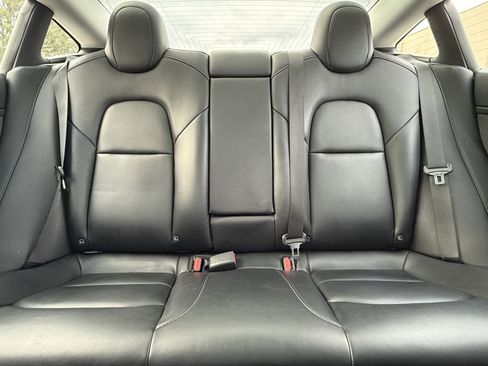 Used 2020 Tesla Model 3 Standard Range Plus image 40