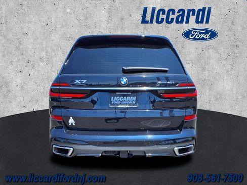 Used 2023 BMW X7 xDrive40i w/ M Sport Package image 3