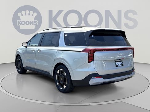 New 2026 Kia Carnival EX FWD image 4