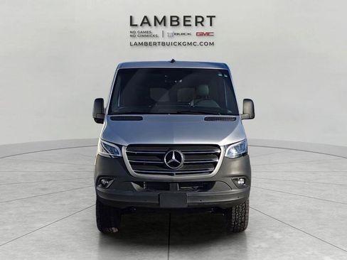 Used 2024 Mercedes-Benz Sprinter 2500 image 8
