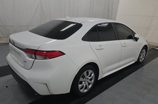 Used 2021 Toyota Corolla LE FWD image 5