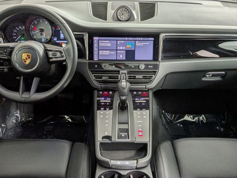 Certified 2025 Porsche Macan S AWD/4WD image 20