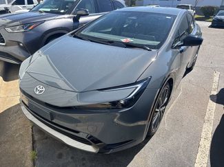 Used 2024 Toyota Prius XLE video 1