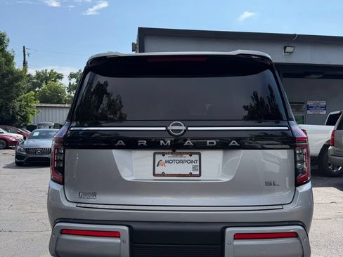Used 2025 Nissan Armada SL AWD/4WD image 9