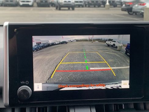 Used 2025 Toyota RAV4 XLE AWD/4WD image 22