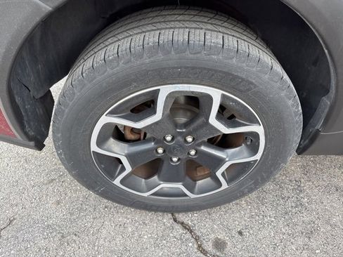 Used 2014 Subaru Crosstrek 2.0i Premium image 9