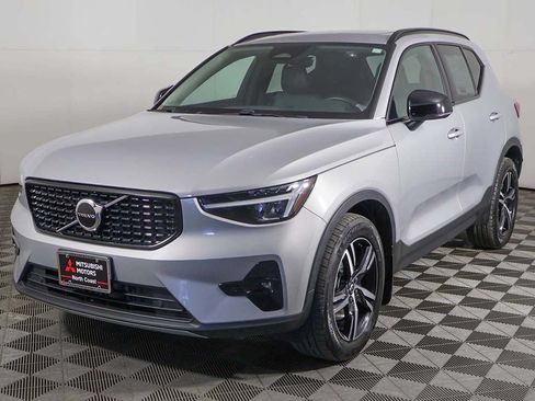 Used 2023 Volvo XC40 B5 Plus w/ Climate Package AWD/4WD image 9