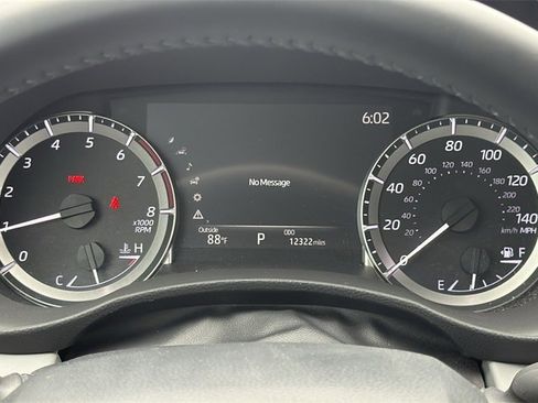 Used 2024 Toyota Highlander XLE image 19