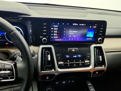 Used 2023 Kia Sorento SX Prestige image 16