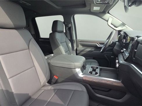 New 2026 GMC Sierra 2500 SLT w/ SLT Premium Package image 16
