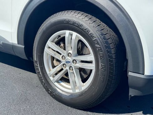 Used 2023 Ford Explorer XLT w/ Equipment Group 202A AWD/4WD image 23