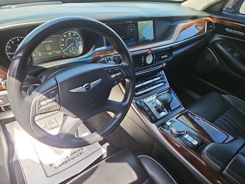 Used 2017 Genesis G90 3.3T Premium RWD image 11