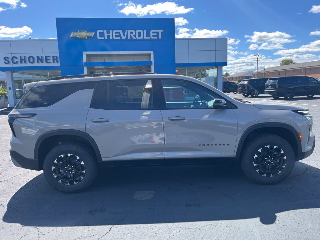 New 2027 Chevrolet Traverse Z71 w/ Driver Confidence Package AWD/4WD image 8