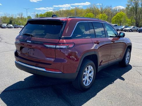 Used 2023 Jeep Grand Cherokee Limited AWD/4WD image 3