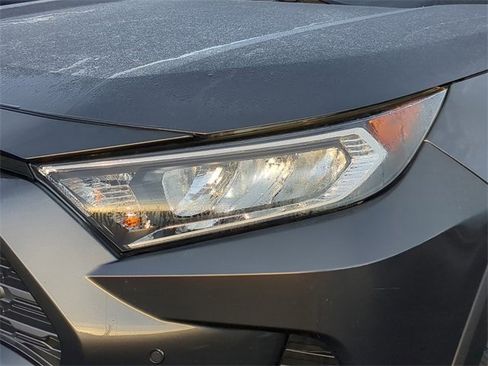 Used 2021 Toyota RAV4 Limited image 10