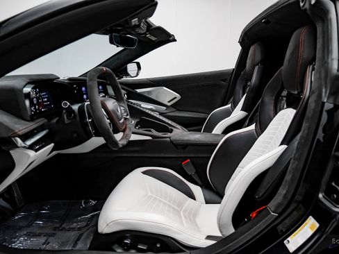 Used 2023 Chevrolet Corvette Stingray Premium Cpe w/ Z51 Performance Package image 40