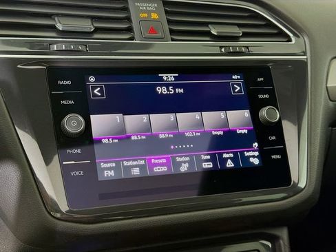 Used 2023 Volkswagen Tiguan SE R-Line image 15