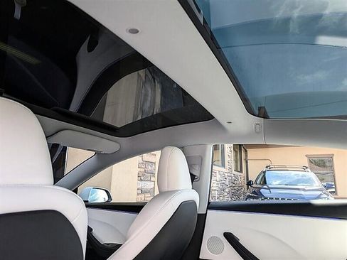 Used 2025 Tesla Model 3 Long Range AWD/4WD image 27