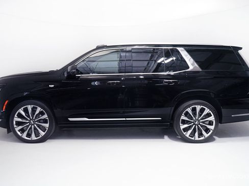 Used 2025 Cadillac Escalade Premium Luxury w/ Touring Package AWD/4WD image 4