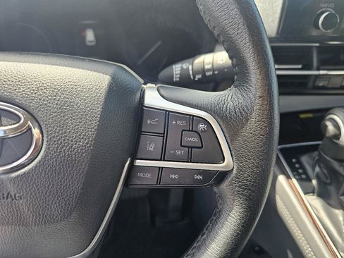 Used 2021 Toyota Sienna XLE w/ XLE Plus Package AWD/4WD image 24