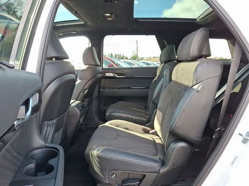 Used 2025 Hyundai Palisade Calligraphy image 10