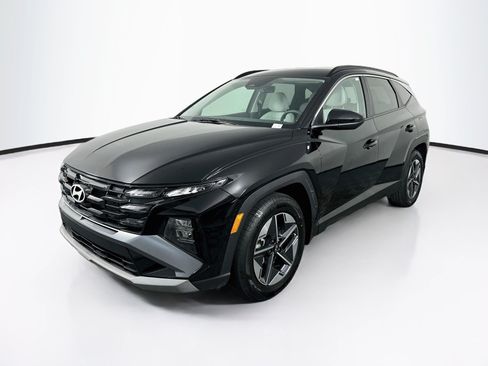 Used 2025 Hyundai Tucson SEL FWD image 3