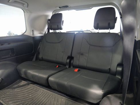Used 2016 Lexus LX 570 4WD image 25
