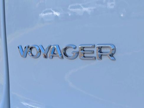 Used 2023 Chrysler Voyager LX FWD image 34