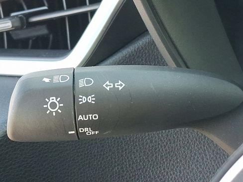 Certified 2025 Toyota Corolla SE image 25