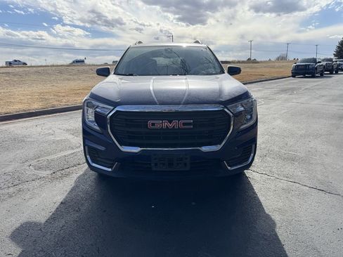 Used 2022 GMC Terrain SLE w/ Driver Convenience Package image 2