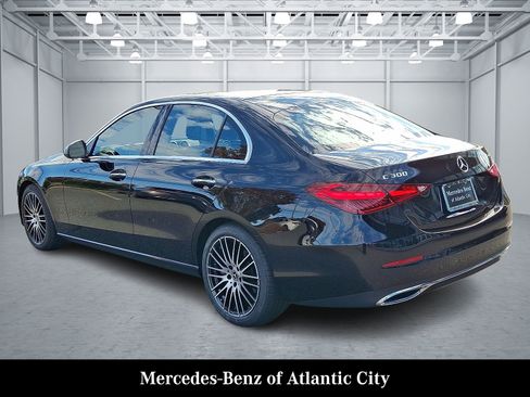 Used 2023 Mercedes-Benz C 300 4MATIC Sedan image 4
