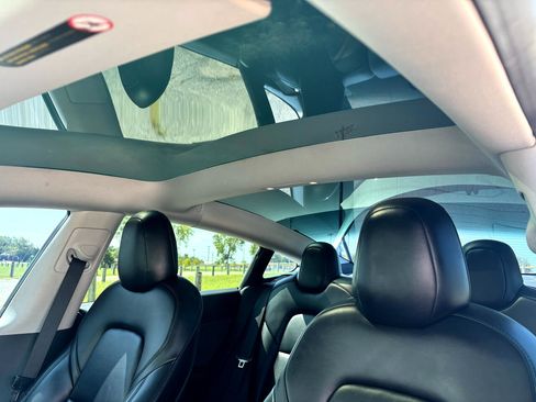 Used 2021 Tesla Model 3 Performance image 22