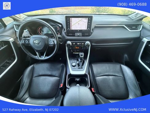 Used 2019 Toyota RAV4 Limited image 18