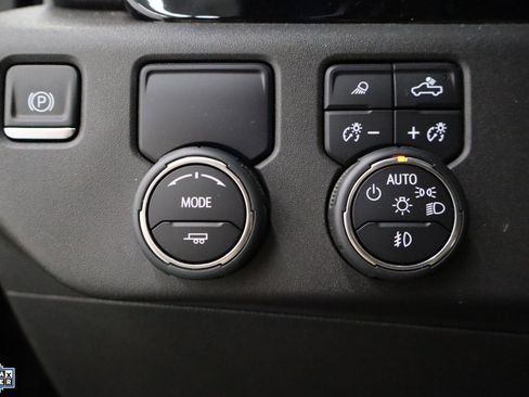 Used 2023 Chevrolet Silverado 1500 High Country image 14