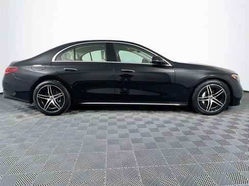 Used 2025 Mercedes-Benz E 350 4MATIC Sedan image 7