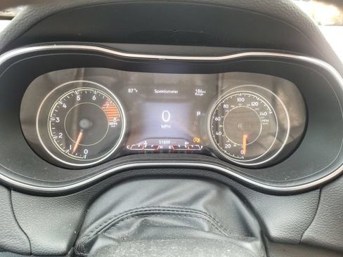 Used 2019 Jeep Cherokee Trailhawk w/ Comfort & Convenience Group AWD/4WD image 20