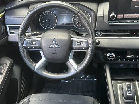 Used 2022 Mitsubishi Outlander SE AWD/4WD image 14