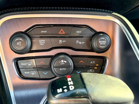 Used 2015 Dodge Challenger R/T w/ Quick Order Package 28B R/T RWD image 35