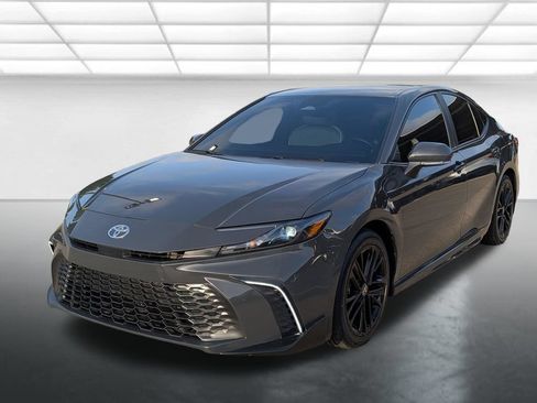 Used 2025 Toyota Camry SE FWD image 23