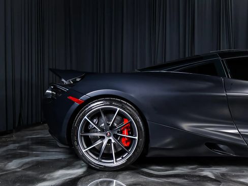 Used 2018 McLaren 720S RWD image 6